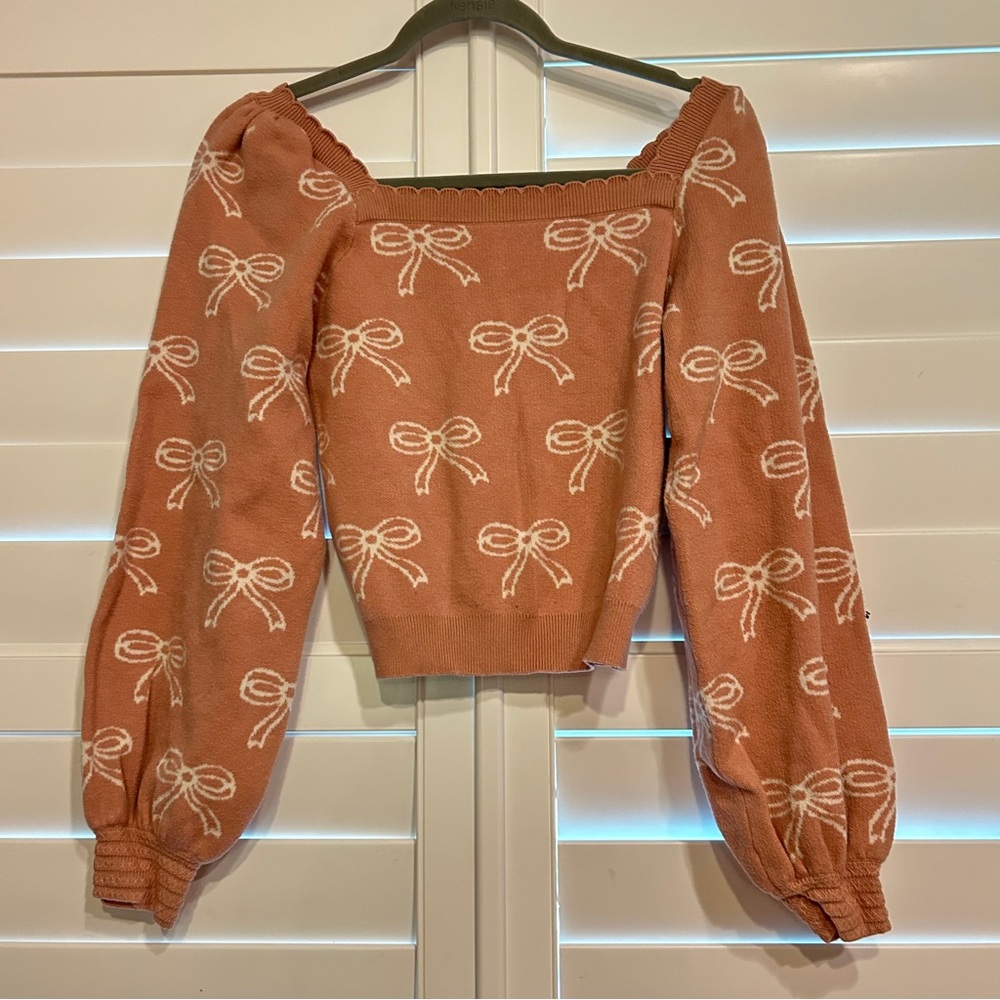 Willow & Wind Cropped Scalloped Bow Print Sweater Pink White Size Medium